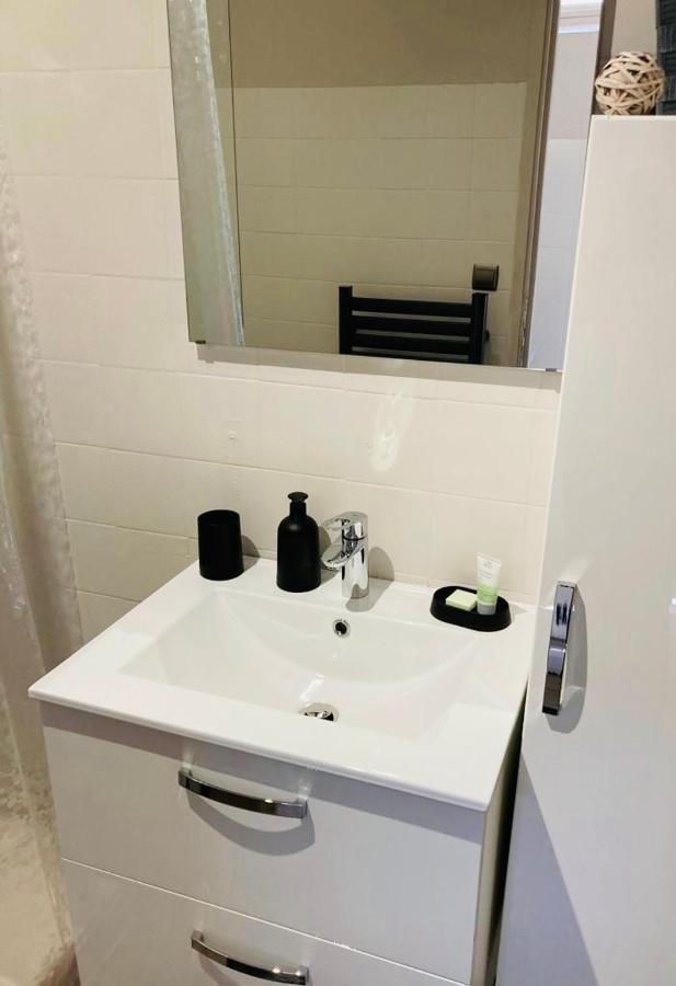 Appartement Calme Et Bien Situe Tarbes Eksteriør bilde